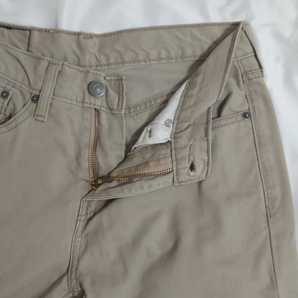Levi's 514 Straight Fit Jeans, Size 28x32 Color Chinchilla